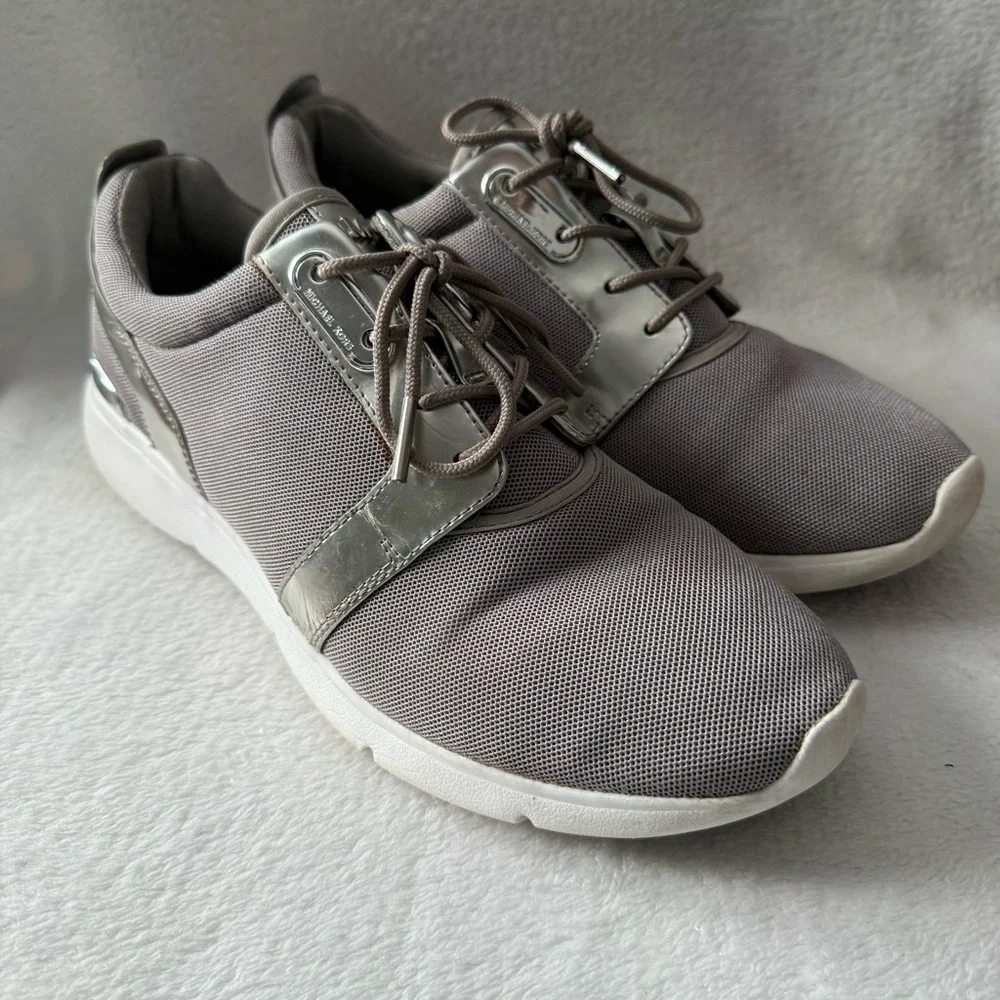 Michael Michael Kors Women's Stylish Gray and Silver Sneakers 8.5M‎